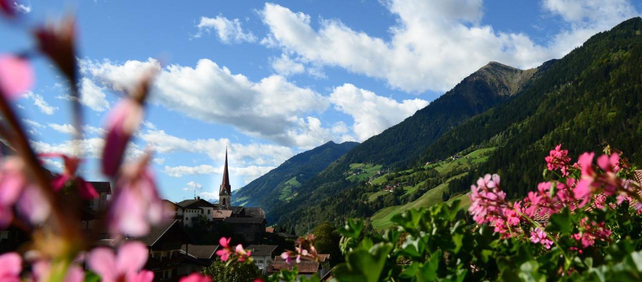 Hotel Felseneck Sankt Leonhard in Passeier Buitenkant foto