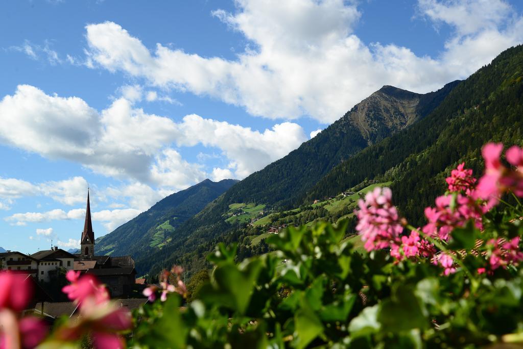 Hotel Felseneck Sankt Leonhard in Passeier Buitenkant foto